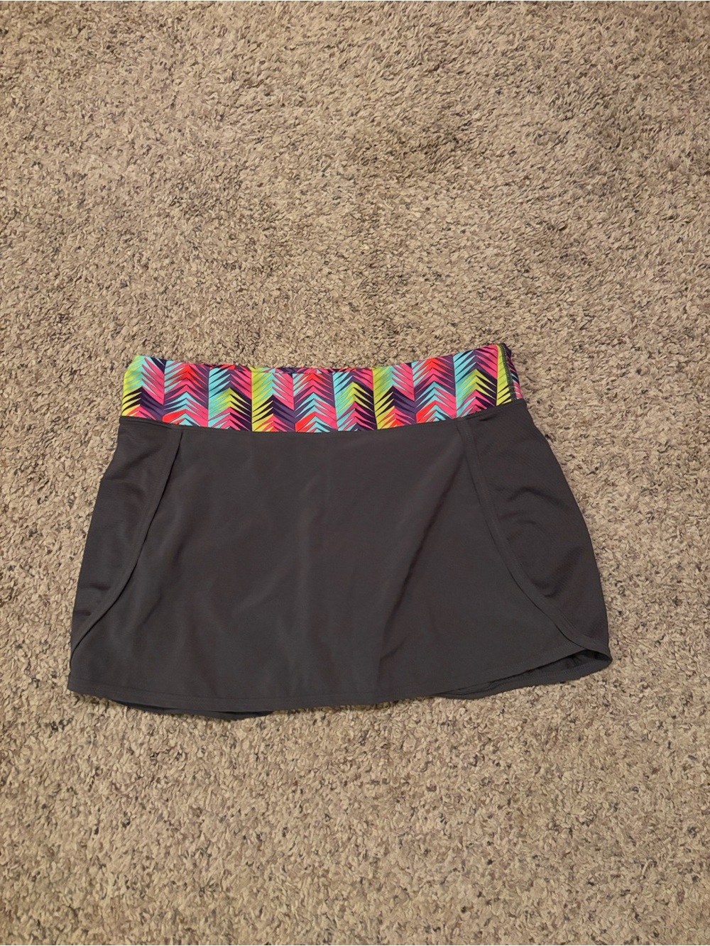 Fabletics Athletic Skort with Neon Chevron Waistband S